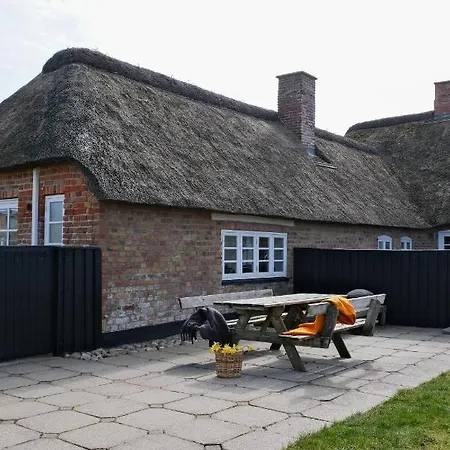Strandfogedgarden Holiday home *