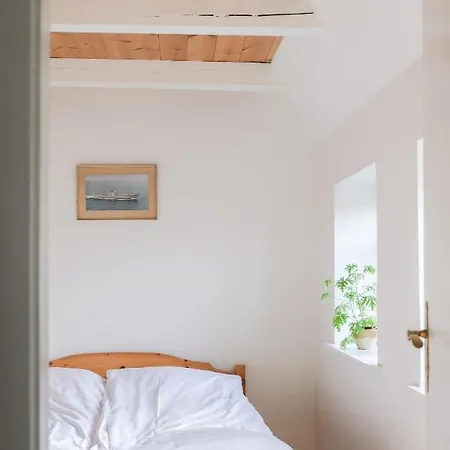 Strandfogedgarden Holiday home *